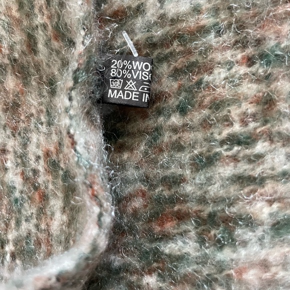 Pink Martini scarf - Picture 3 of 6